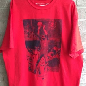 Mitchell & Ness Moses Malone tee